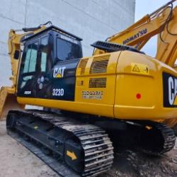 CAT 323 D