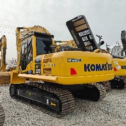 Komatsu 220-8