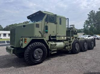 Oshkosh M1070
