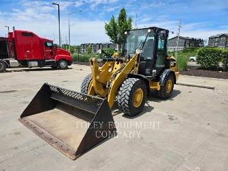 CAT 906M