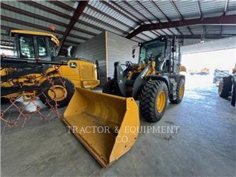 John Deere 344P