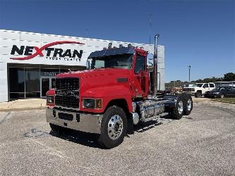 Mack PI64T