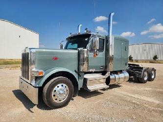 Peterbilt 589