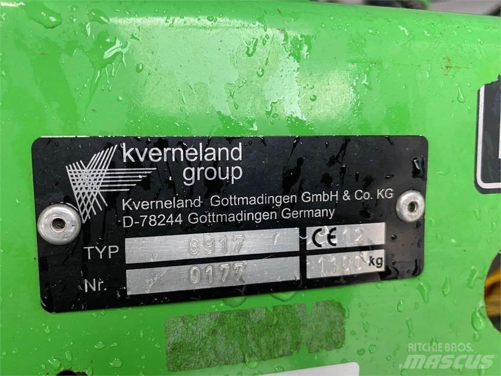 Deutz-Fahr 6917 耙與翻草機
