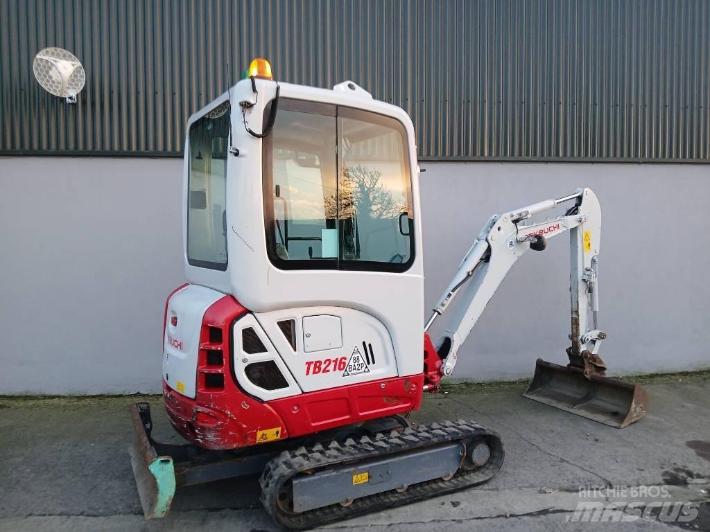 Takeuchi TB 216 小型挖土機/掘鑿機<7t(小型挖掘機)