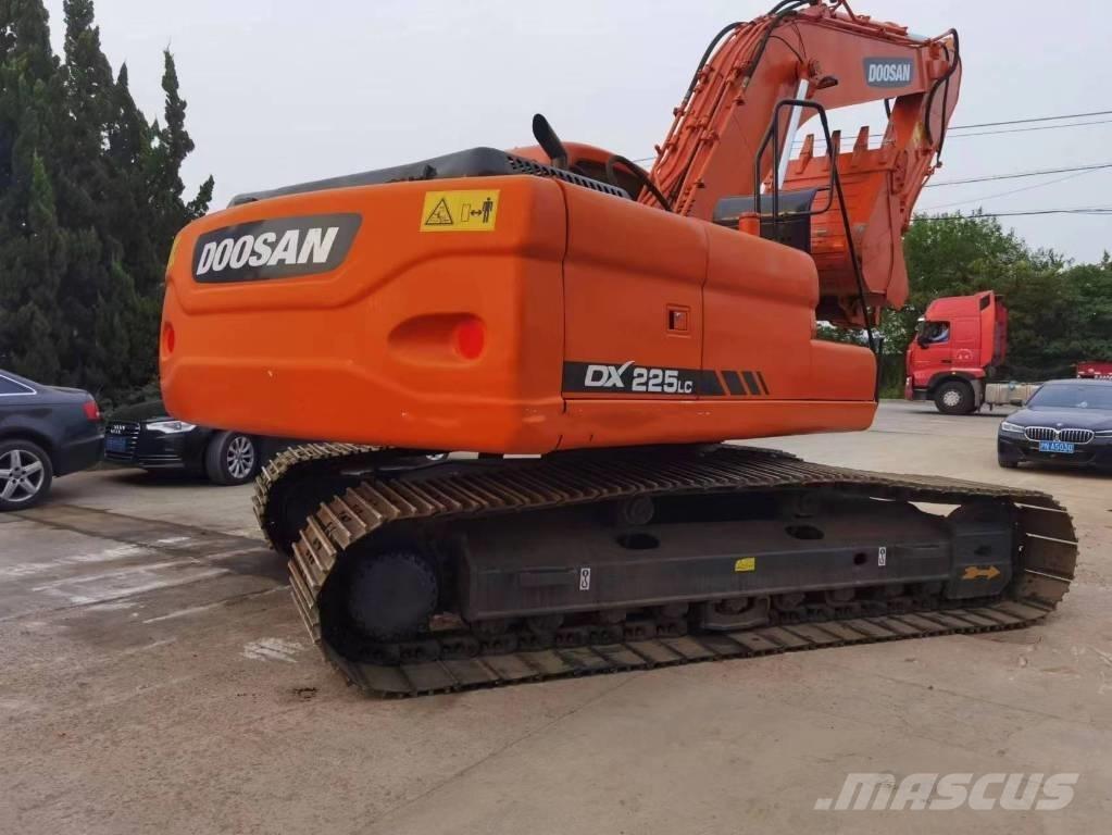 Doosan DX 225 履帶式 挖土機/掘鑿機/挖掘機