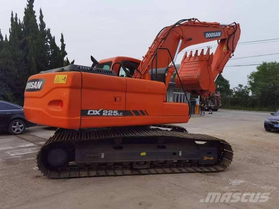 Doosan DX 225 履帶式 挖土機/掘鑿機/挖掘機