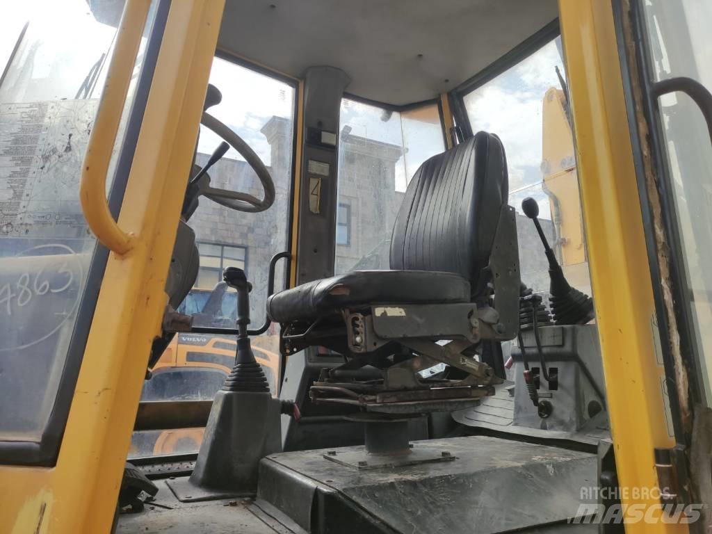 Komatsu WB 92 A 反鏟裝載機