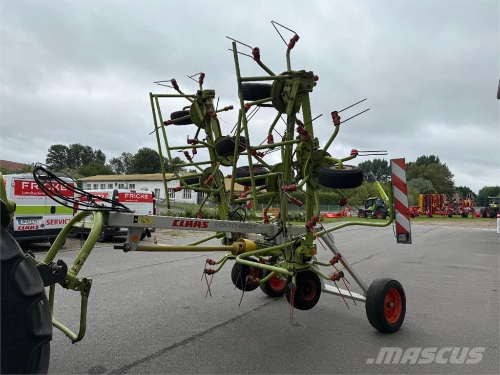 CLAAS Volto 870 T 耙與翻草機