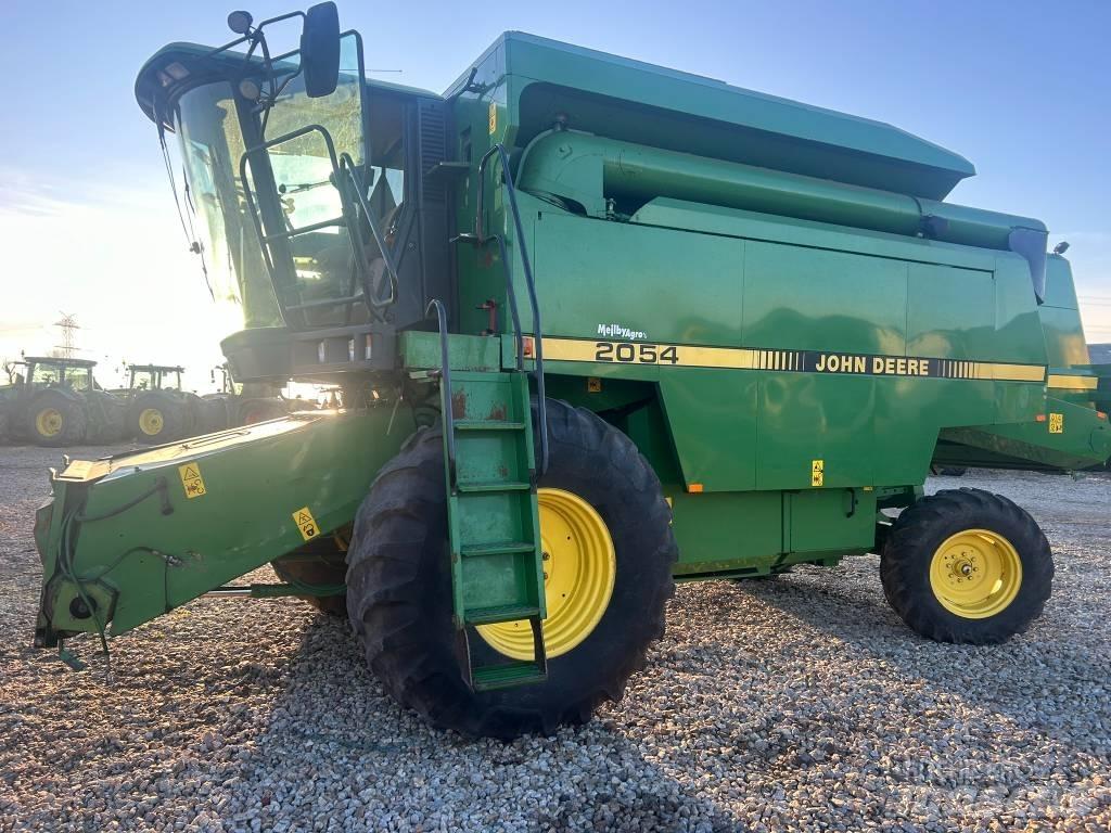 John Deere 2054 聯合收穫機