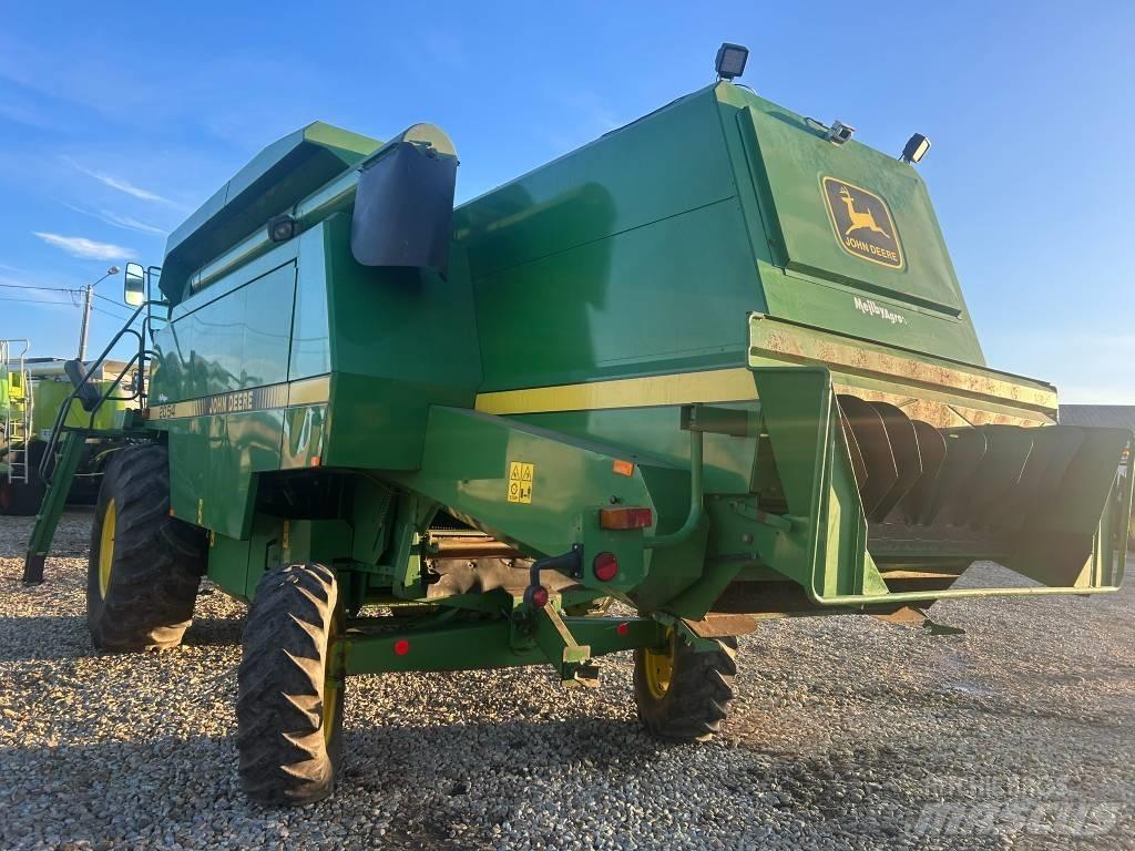 John Deere 2054 聯合收穫機
