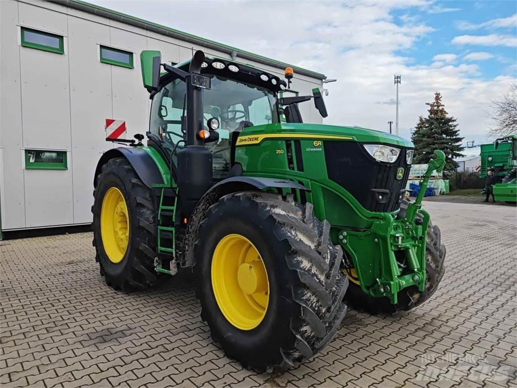 John Deere 6R 250 曳引機