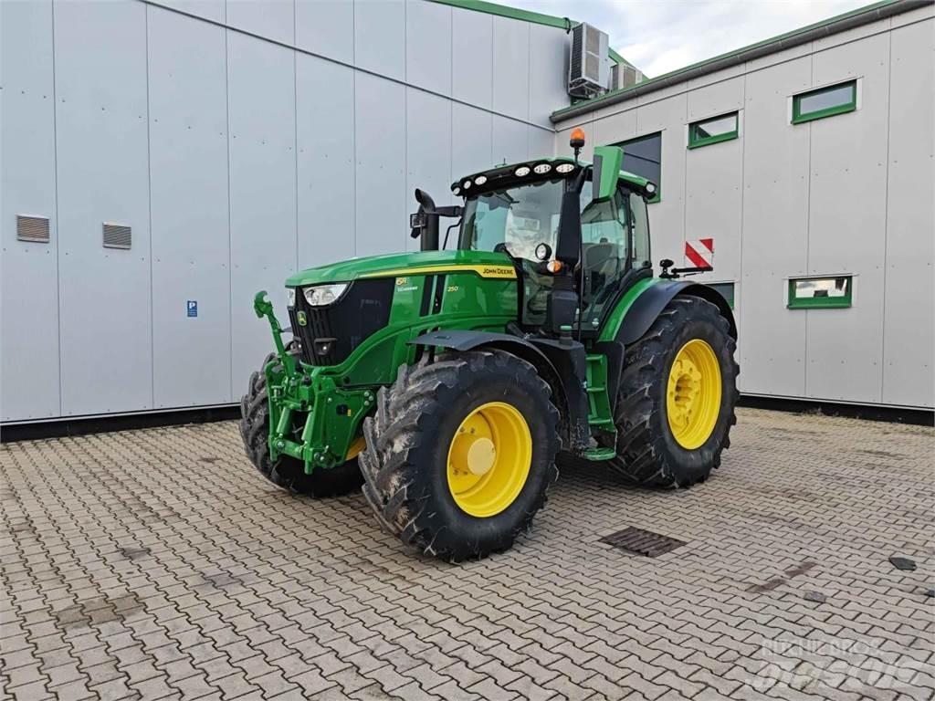 John Deere 6R 250 曳引機