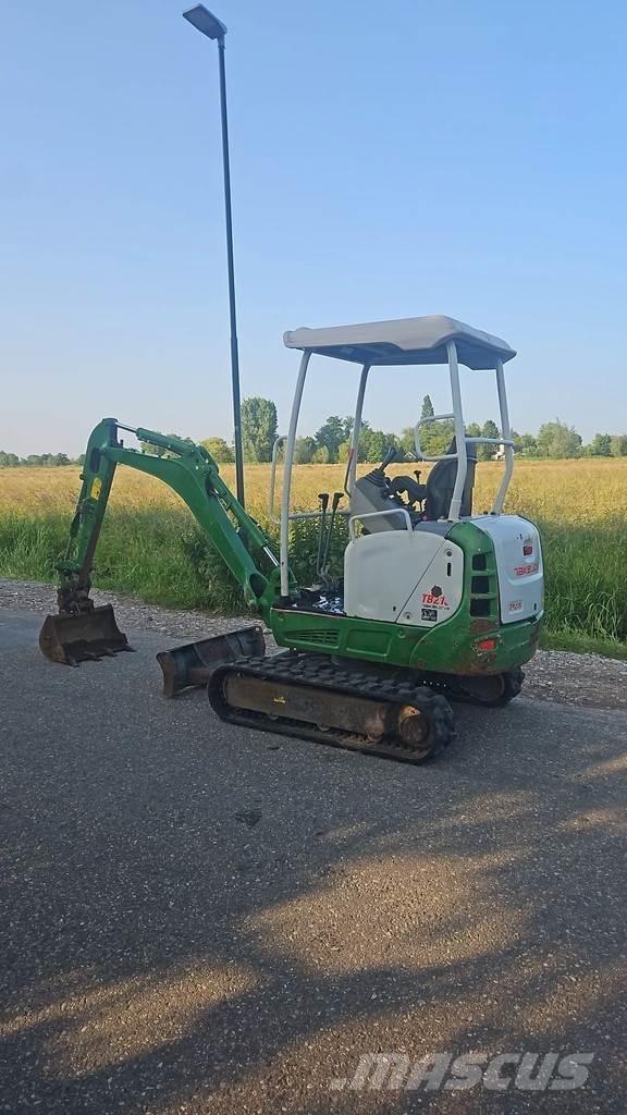 Takeuchi Tb 216 小型挖土機/掘鑿機<7t(小型挖掘機)