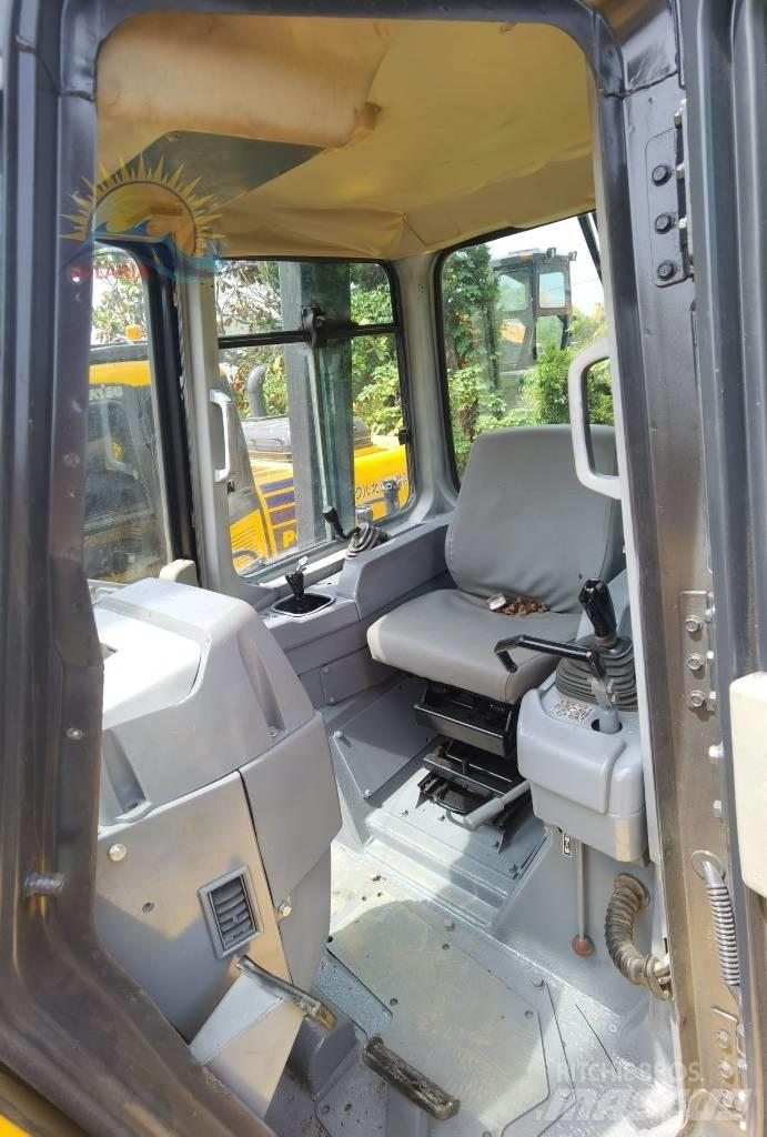 Komatsu D 155 平土機