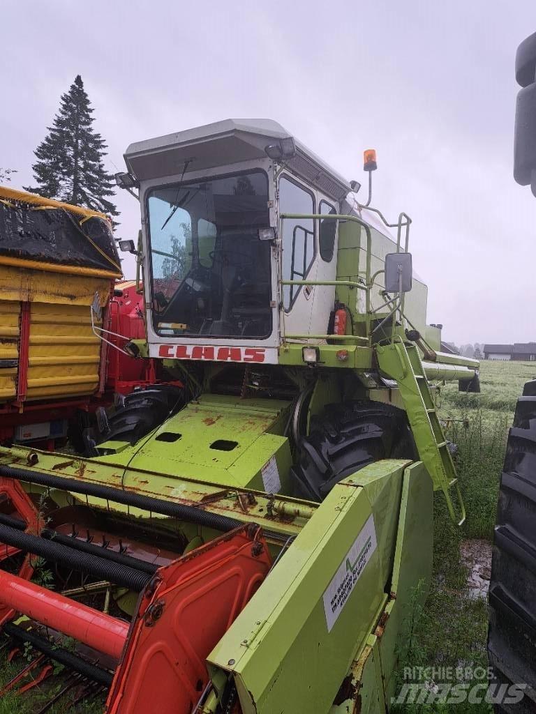 CLAAS Dominator 68 聯合收穫機