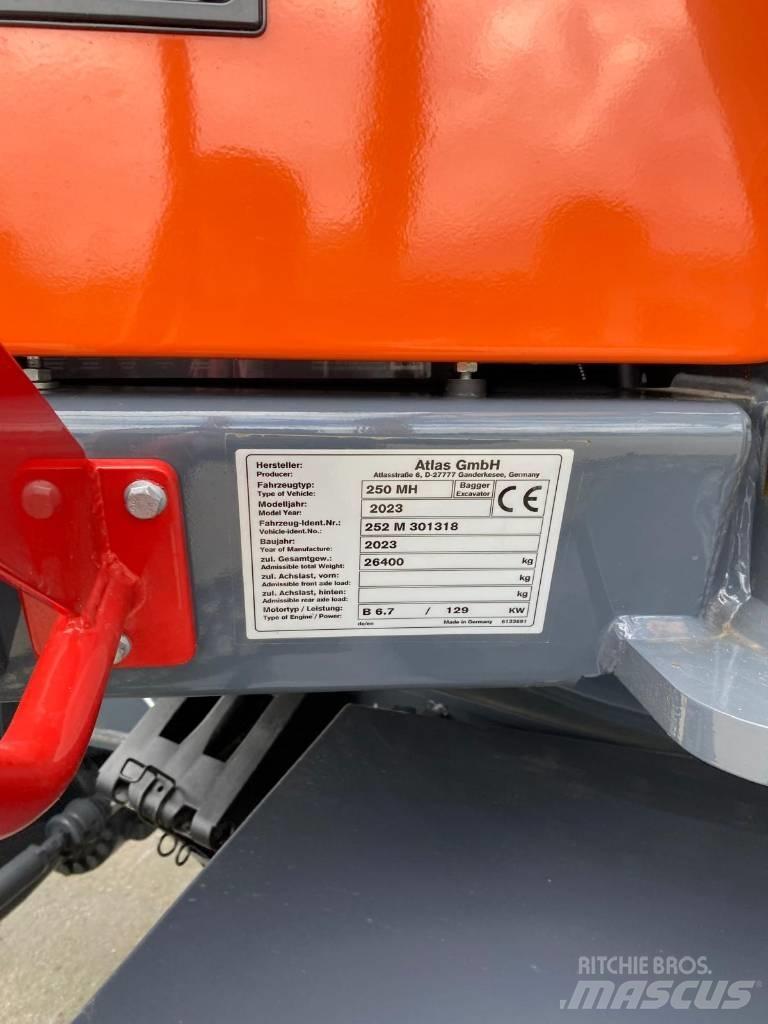 Atlas 250MH 廢棄物/工業用操作車