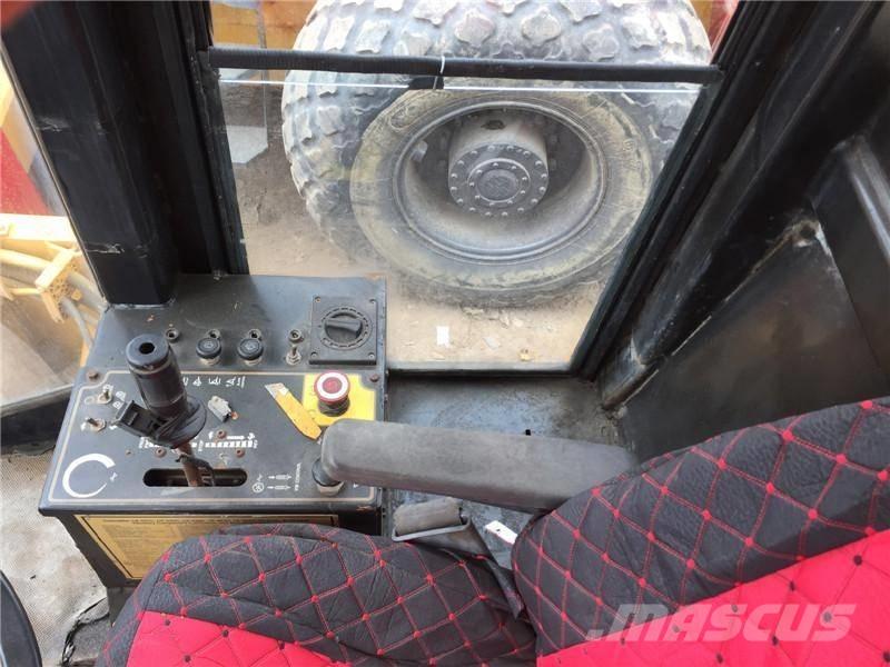 CAT CS-583C 單輪滾壓機