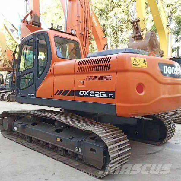 Doosan DX 225 履帶式 挖土機/掘鑿機/挖掘機