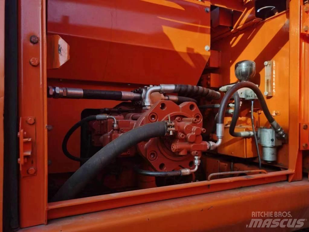 Doosan DH 220 履帶式 挖土機/掘鑿機/挖掘機