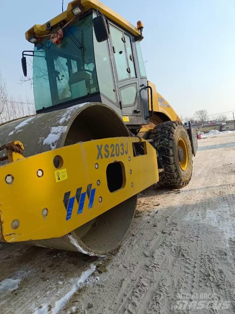 XCMG XS 143J 單輪滾壓機