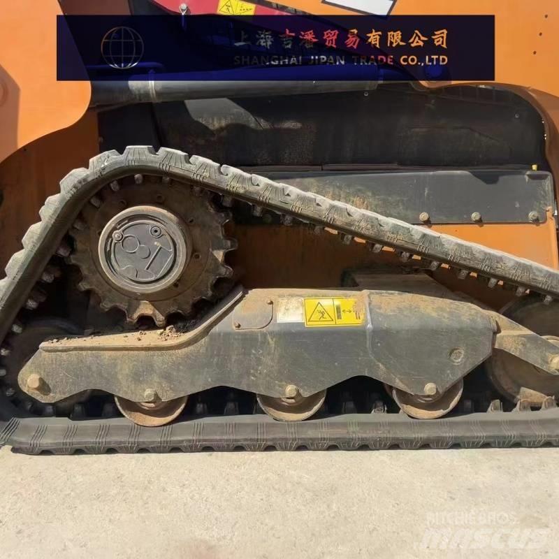 CASE TR 270 滑移轉向裝載機