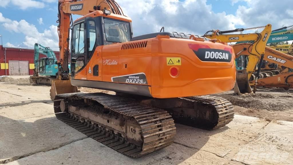 Doosan DX 225 LC 履帶式 挖土機/掘鑿機/挖掘機