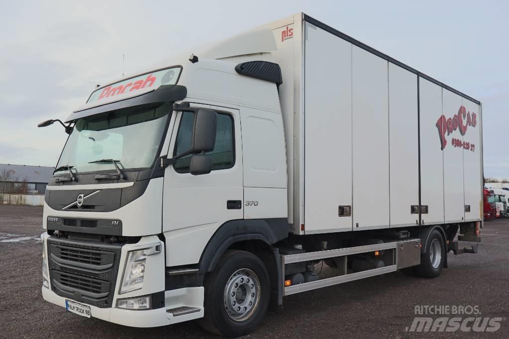 Volvo FM Serie 3722 貨箱式卡車