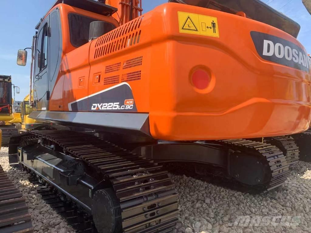 Doosan DX 225 履帶式 挖土機/掘鑿機/挖掘機