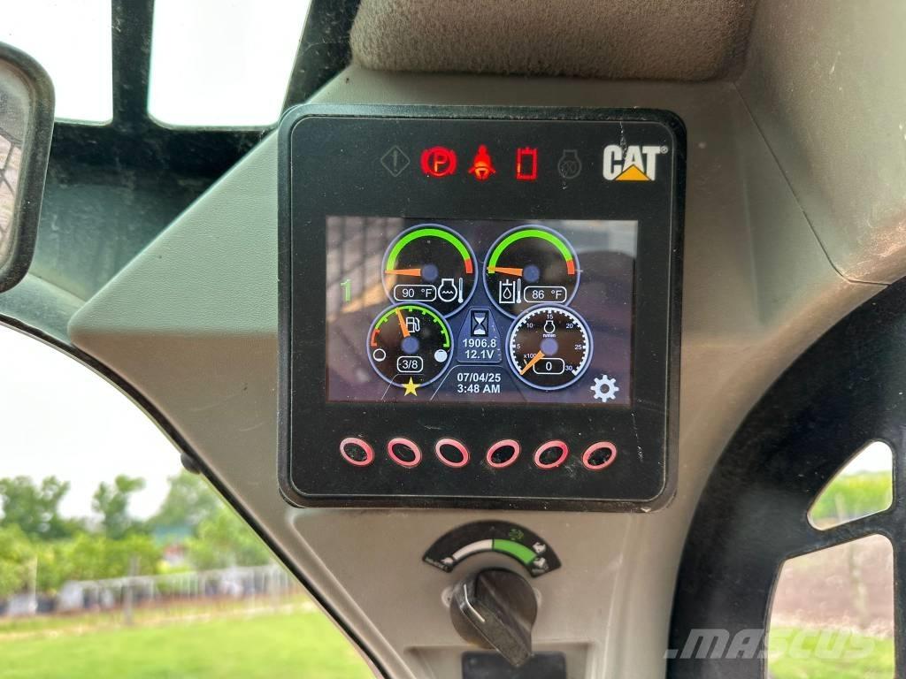 CAT 279 D3 滑移轉向裝載機