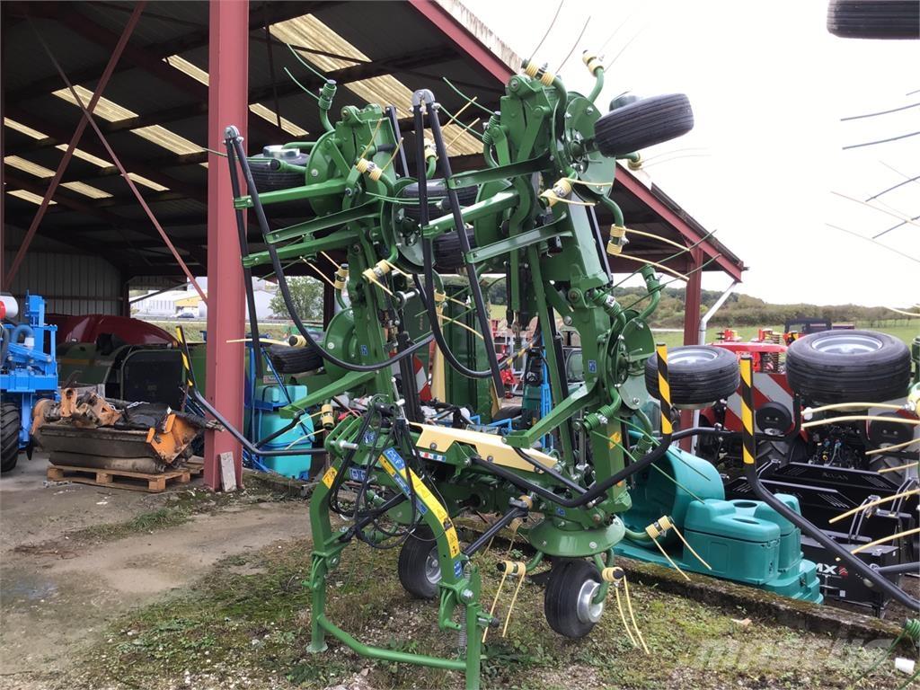 Krone Vendro 820 耙與翻草機