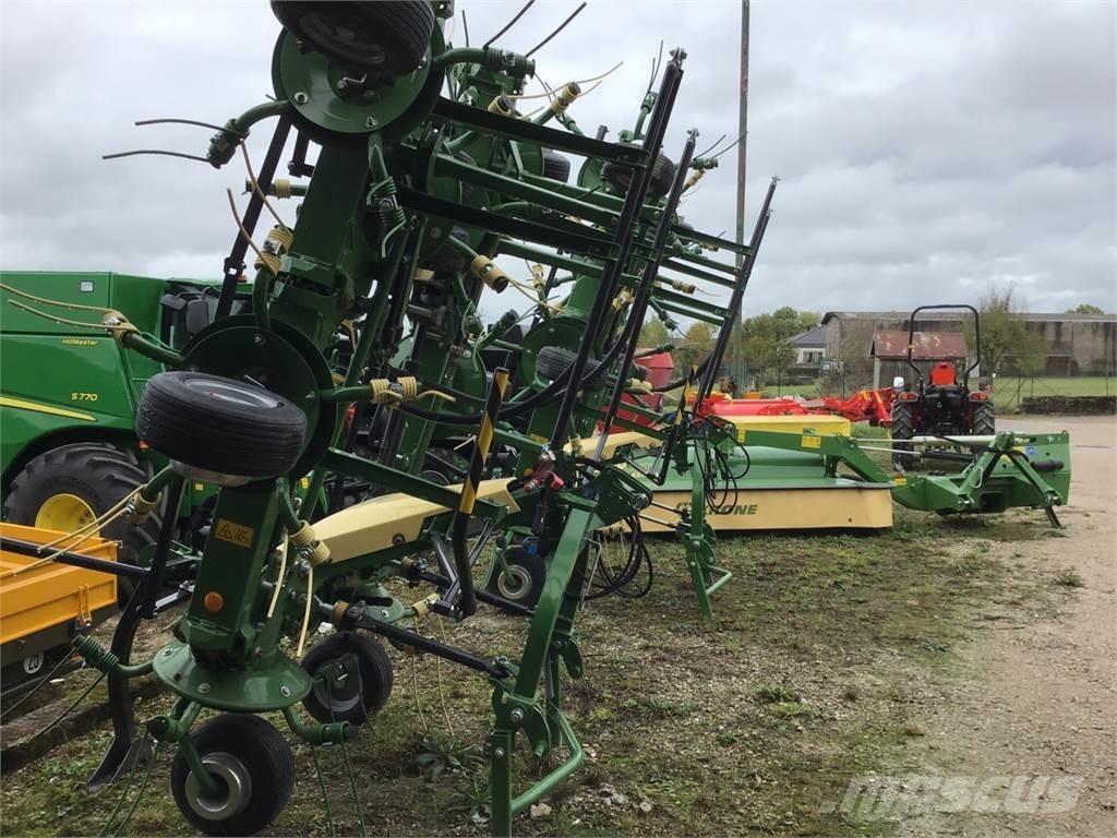 Krone Vendro 820 耙與翻草機