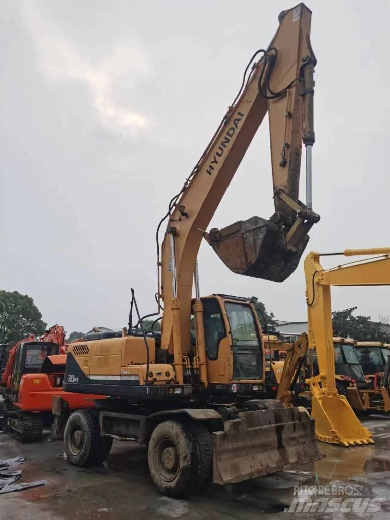 Hyundai R210W-9 旋轉式挖土機/掘鑿機/挖掘機
