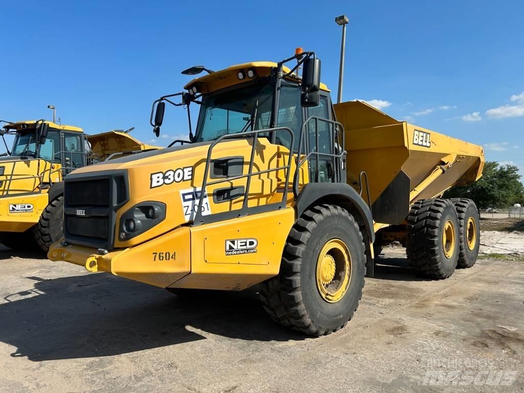 Bell B30E 鉸接式起吊車