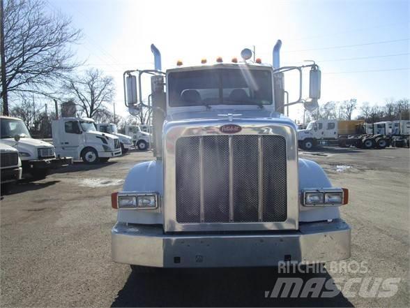 Peterbilt 365 組合/真空油槽車