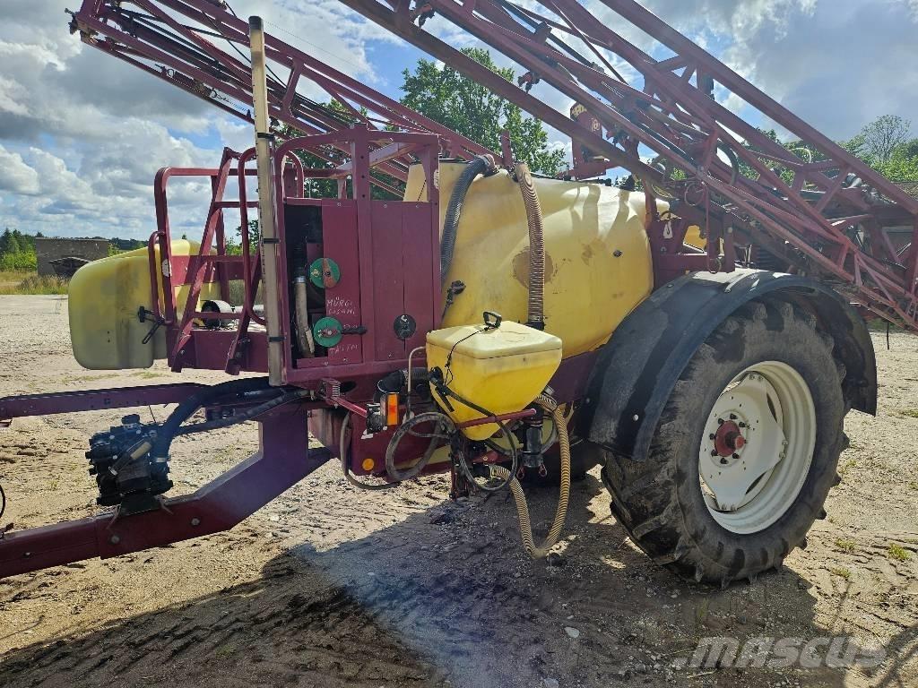 Hardi Commander 2800 牽引式噴霧機