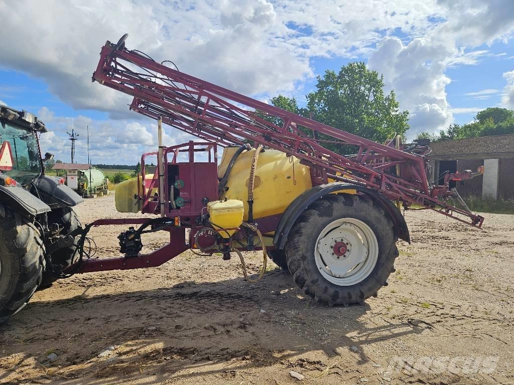 Hardi Commander 2800 牽引式噴霧機