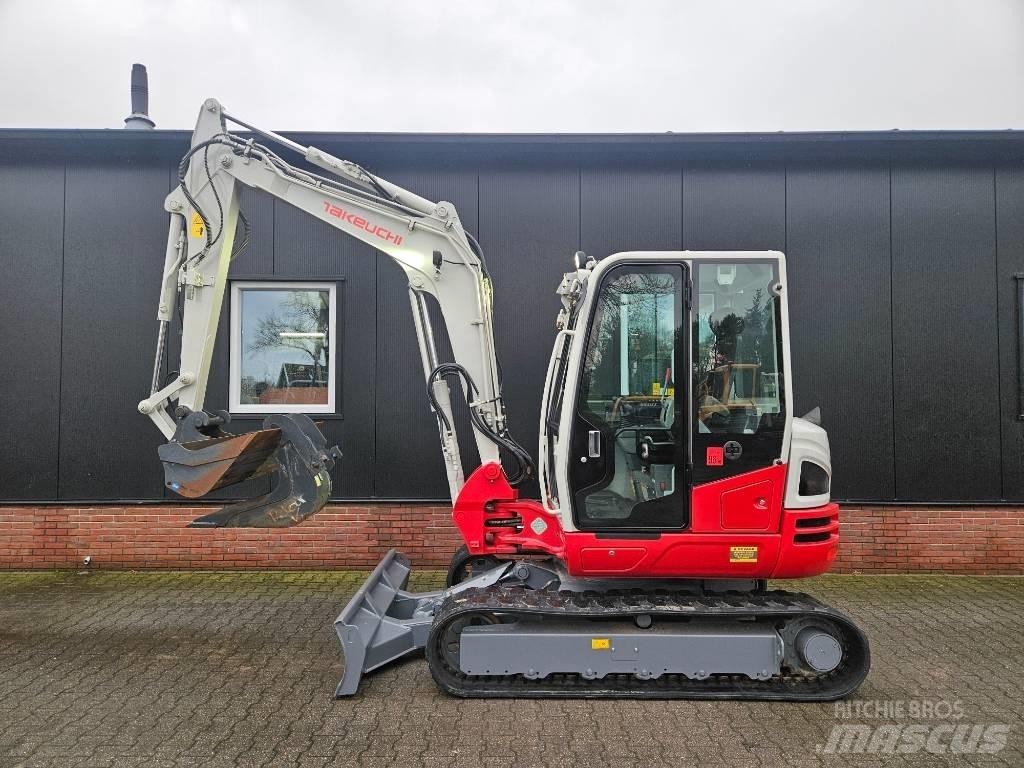 Takeuchi TB250-2 廢棄物/工業用操作車