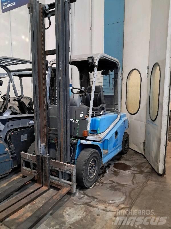 Cesab DRAGO HN 250 柴油卡車