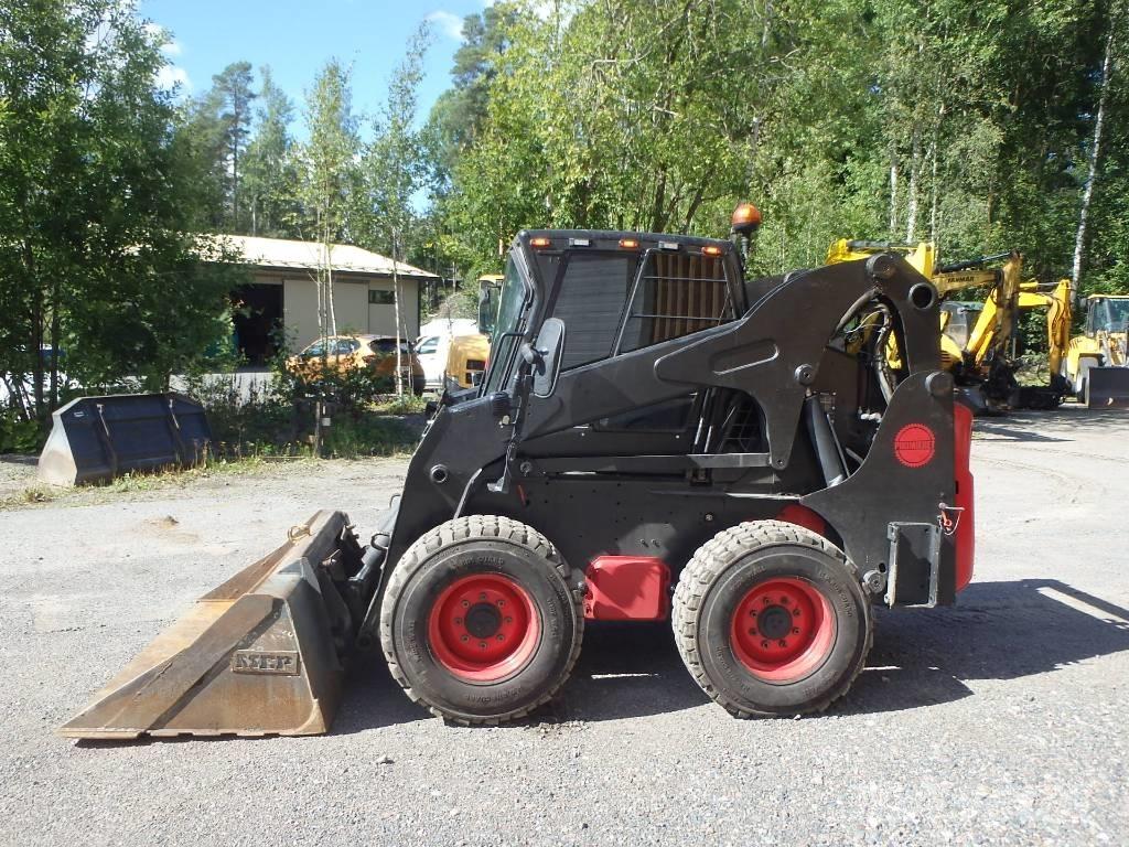 Bobcat S 300 滑移轉向裝載機