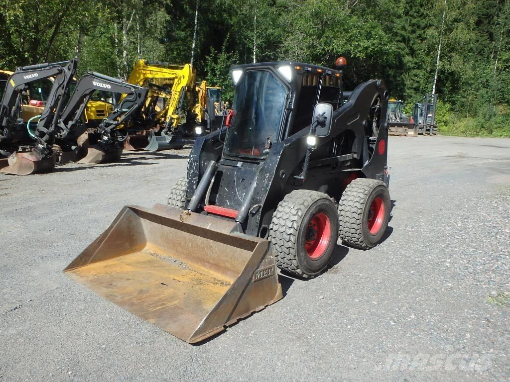 Bobcat S 300 滑移轉向裝載機
