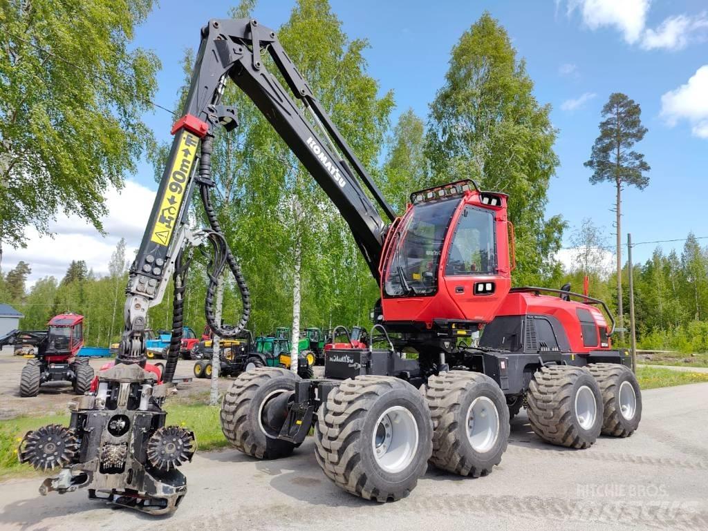 Komatsu 901 XC 收穫機