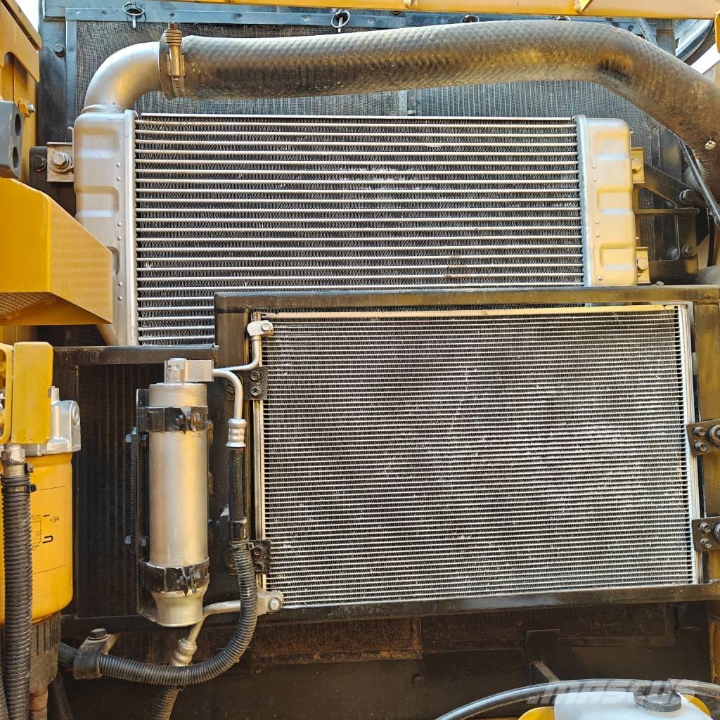 CAT 323D2 履帶式 挖土機/掘鑿機/挖掘機