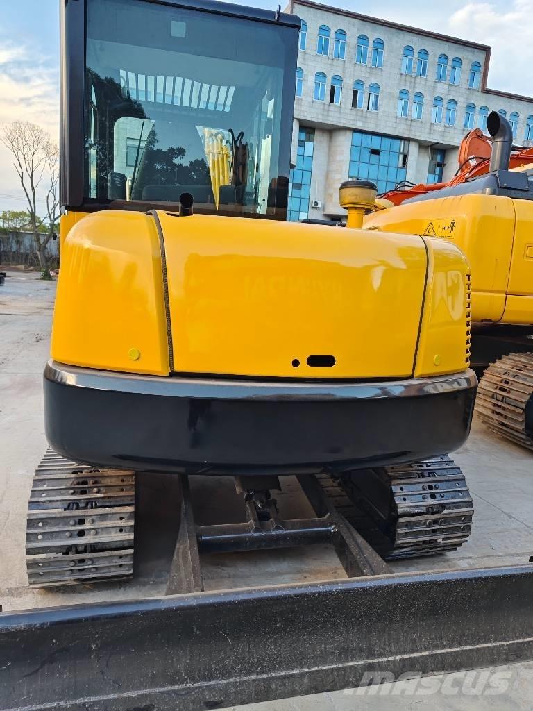 Komatsu PC 56-7 小型挖土機/掘鑿機<7t(小型挖掘機)