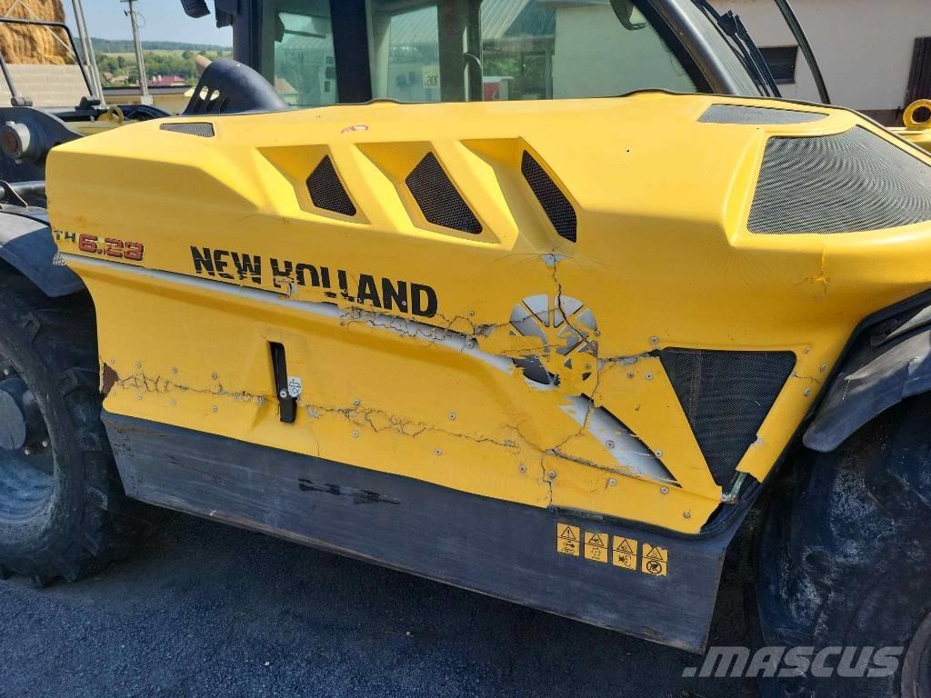 New Holland TH 6.28 農業用伸縮臂裝載機