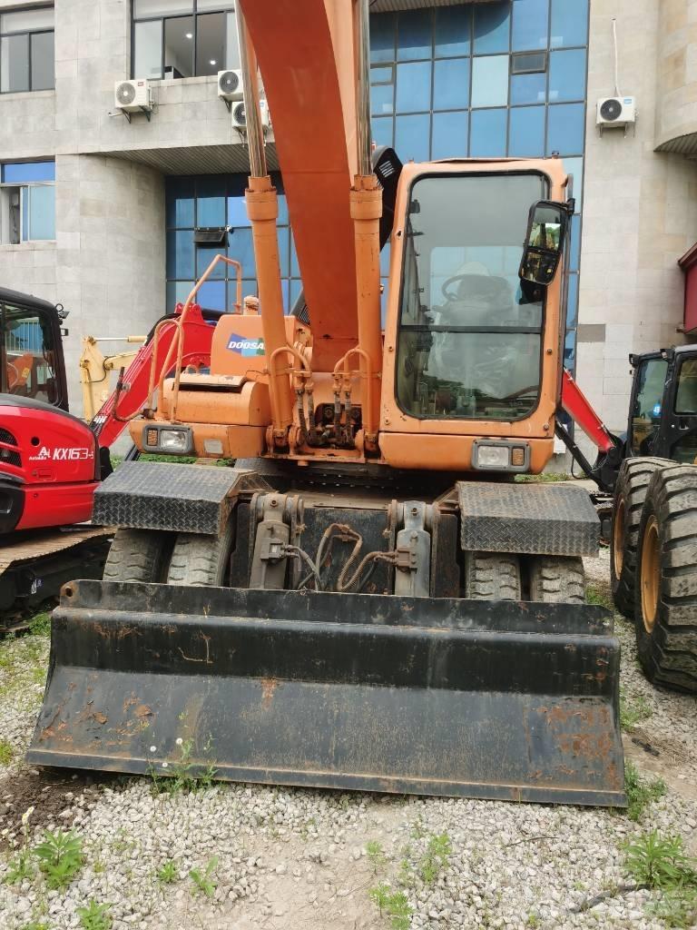 Doosan DH 210 W-7 旋轉式挖土機/掘鑿機/挖掘機