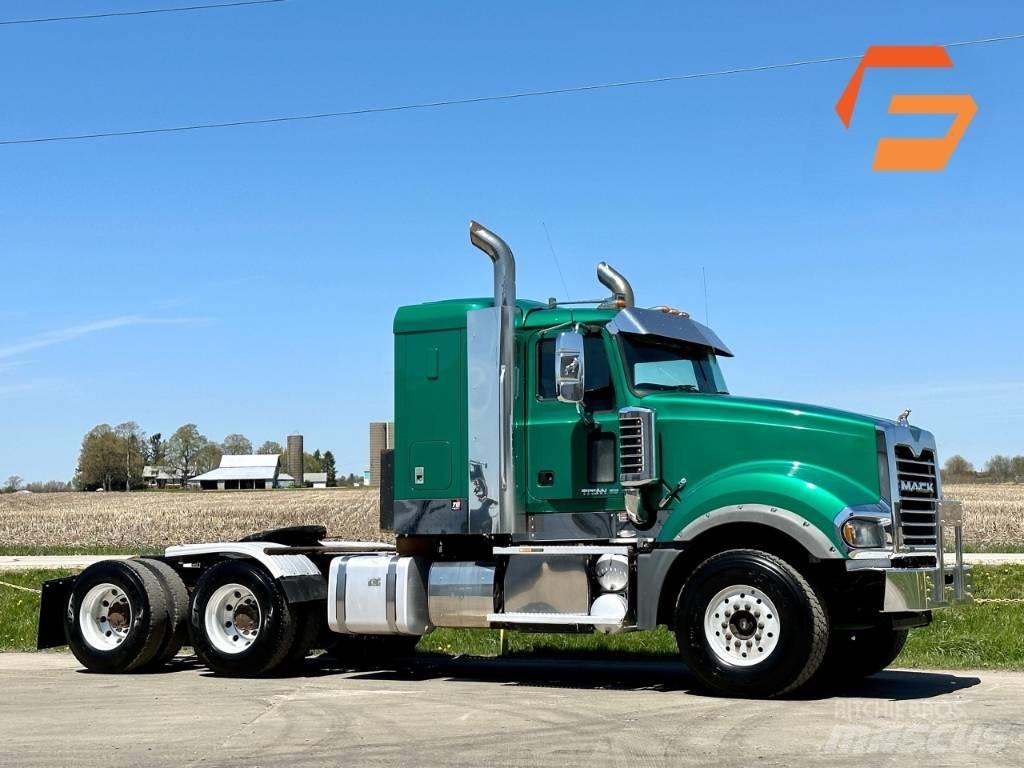 Mack TD713 其他貨車