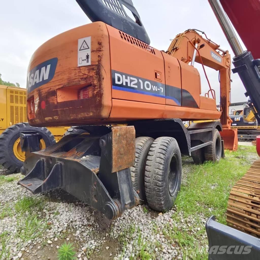 Doosan DH 210 W-7 旋轉式挖土機/掘鑿機/挖掘機
