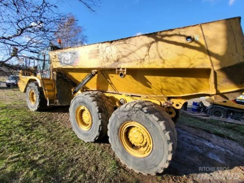 CAT 730 鉸接式起吊車