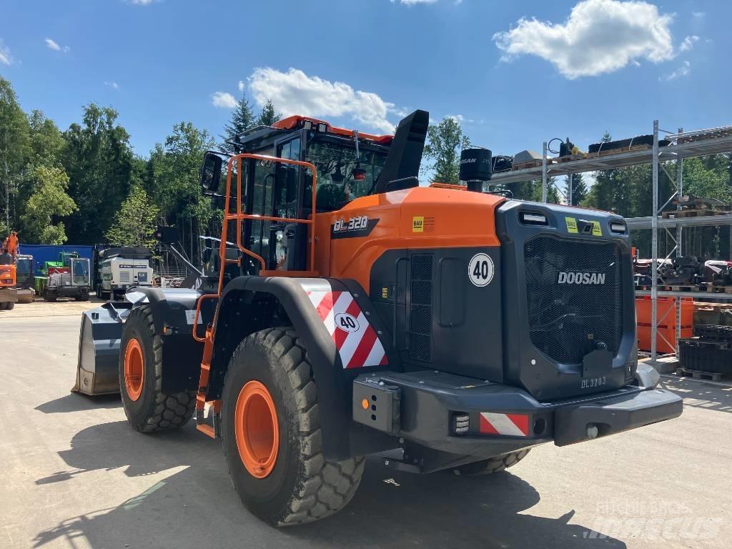 Doosan DL 320-7 輪胎式裝載機